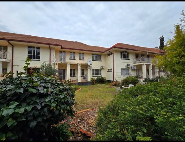 2 BEDROOM TOWNHOUSE FOR SALE IN THREE RIVERS PROPER